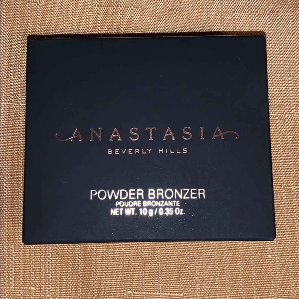 ✨Anastasia Beverly Hills- Powder Bronzer